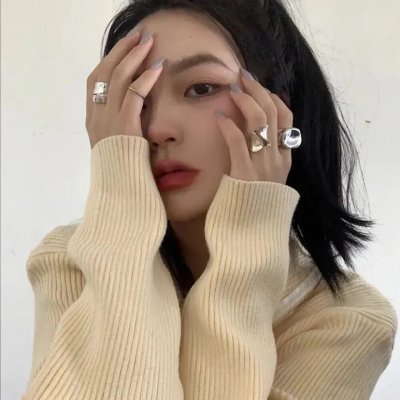 无法触碰的她 在线观看封面