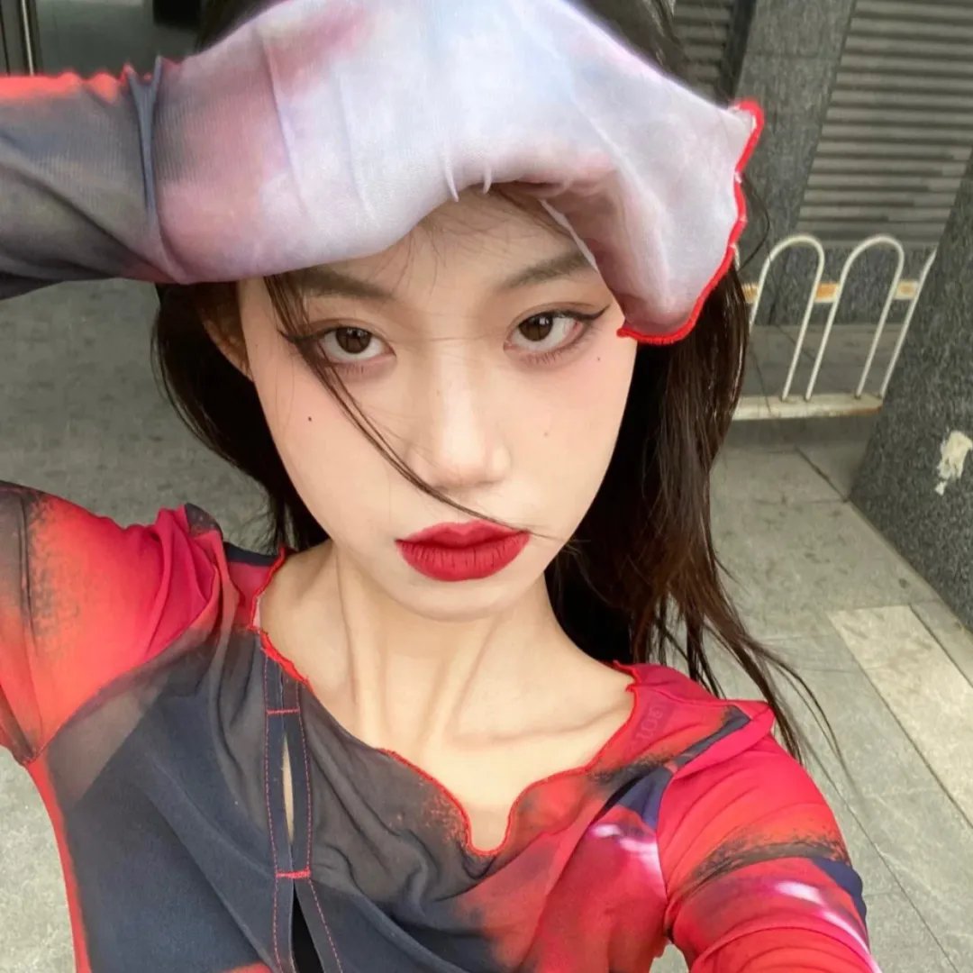 欲海女王蜂 在线观看封面